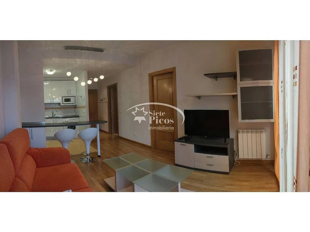 Séjour - 1-Bedroom Apartment with Private Patio in Espirdo