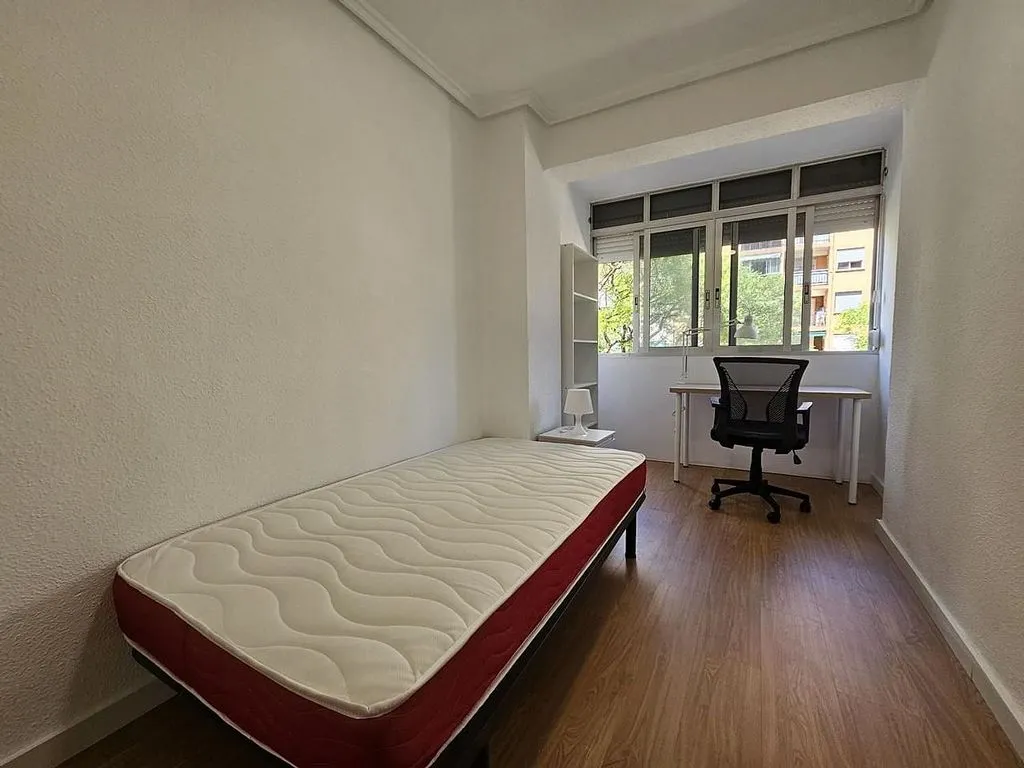 Chambres - Fully Renovated Student Flat in Valencia