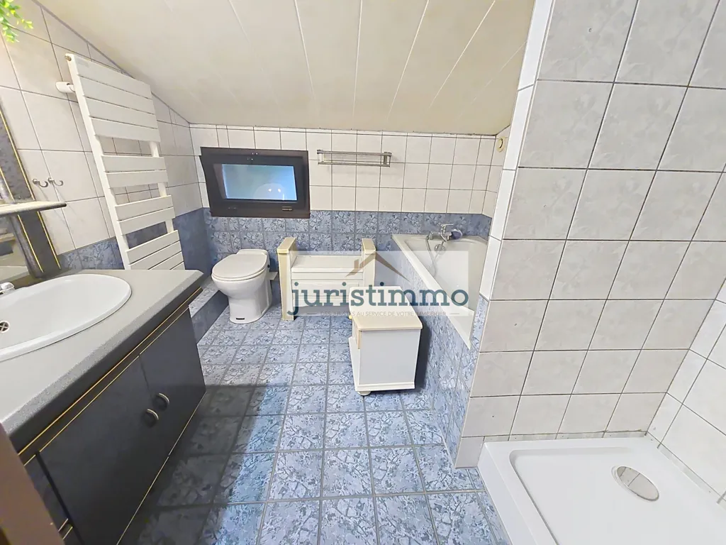 Bathrooms - Two-Home Property with Panoramic Pool in Uchaux