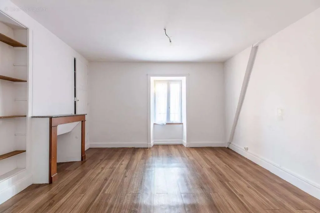 Toad - Duplex Apartment with Vaulted Cellar in Saint-Amant-Tallende