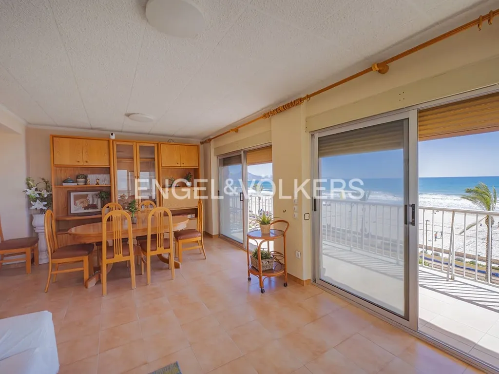 Dining Room - Beachfront Apartment with Sea View in El Campello