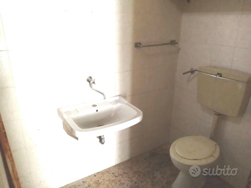 Vannitoad - Commercial Space in Historic Centre, Castelvetrano