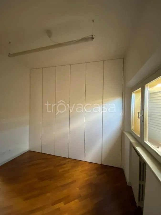 Pièces - Rustic-Style Flat with Caminetto in Modena
