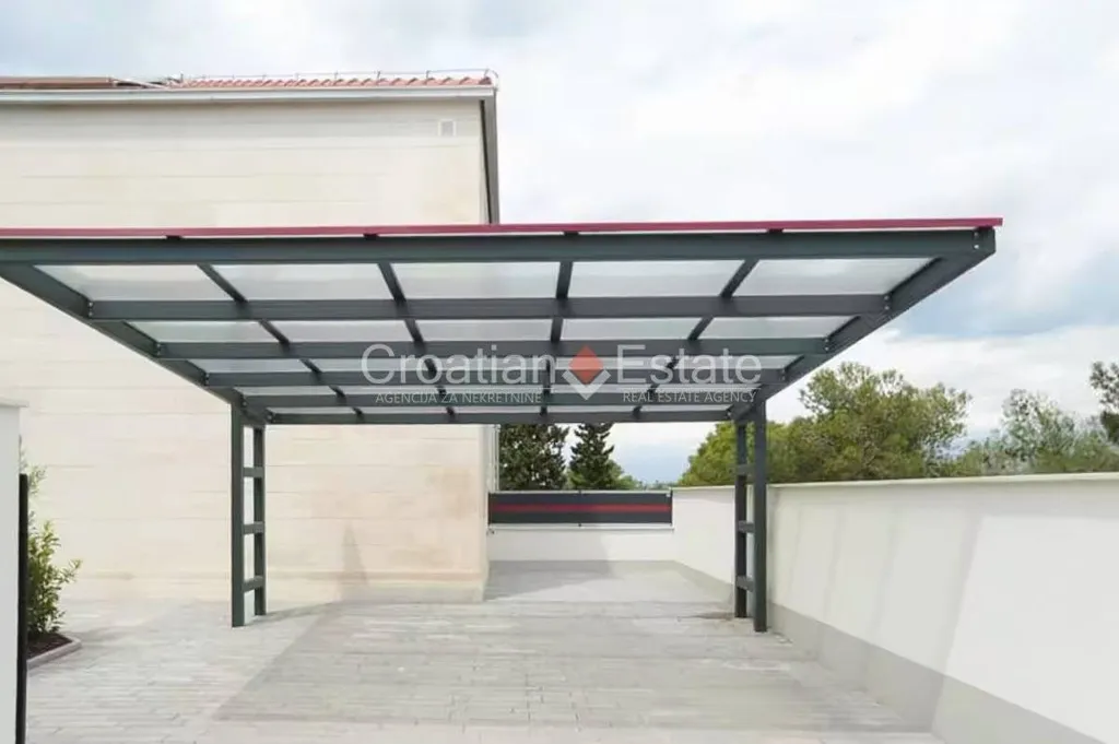 Garaaž - Sea View House with Pool in Postira, Brač
