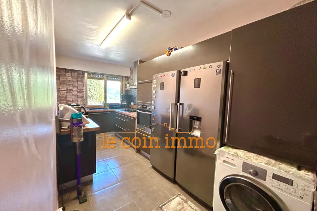 Cuisine - Appartement Traversant avec Terrasse à Antibes