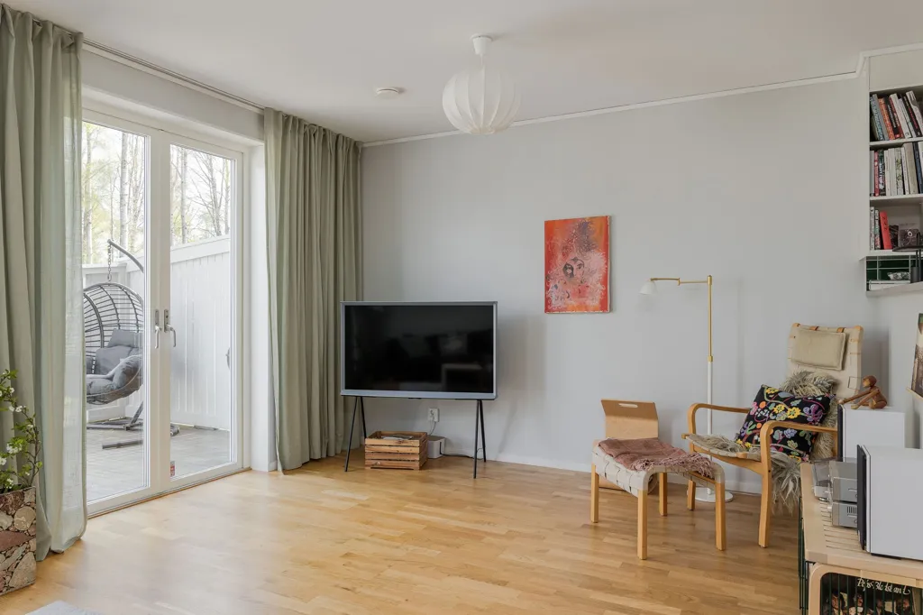 Elutuba - Family-Friendly Apartment with Garden in Bredvik
