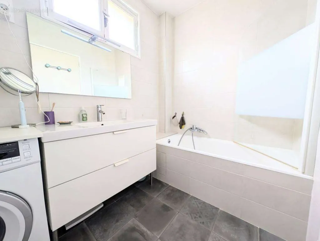 Appartement 3 pièces à Marseille-8e