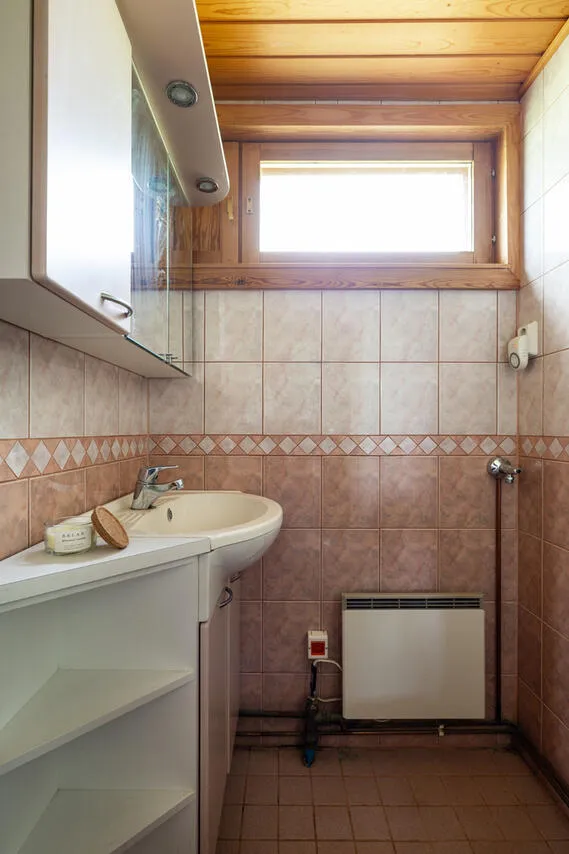 Salles de bain - Cottage with Private Beach in Ylöjärvi