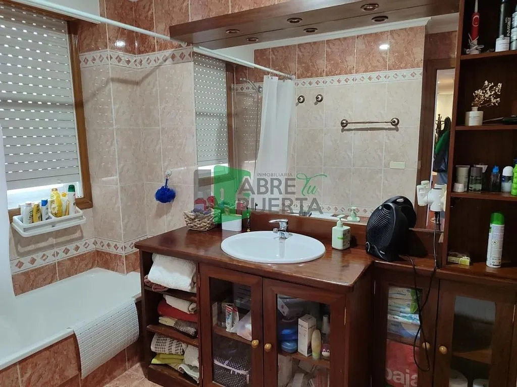 Bathrooms - Duplex with Terrace in Ourense