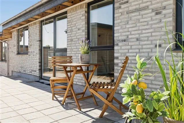 Terrass - Contemporary House with Balcony in Slukefter