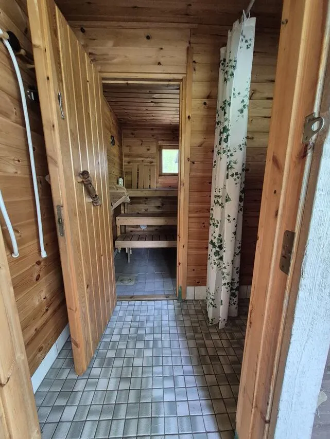 Pièces - Electrically Heated Cottage with Lake View in Sulkava