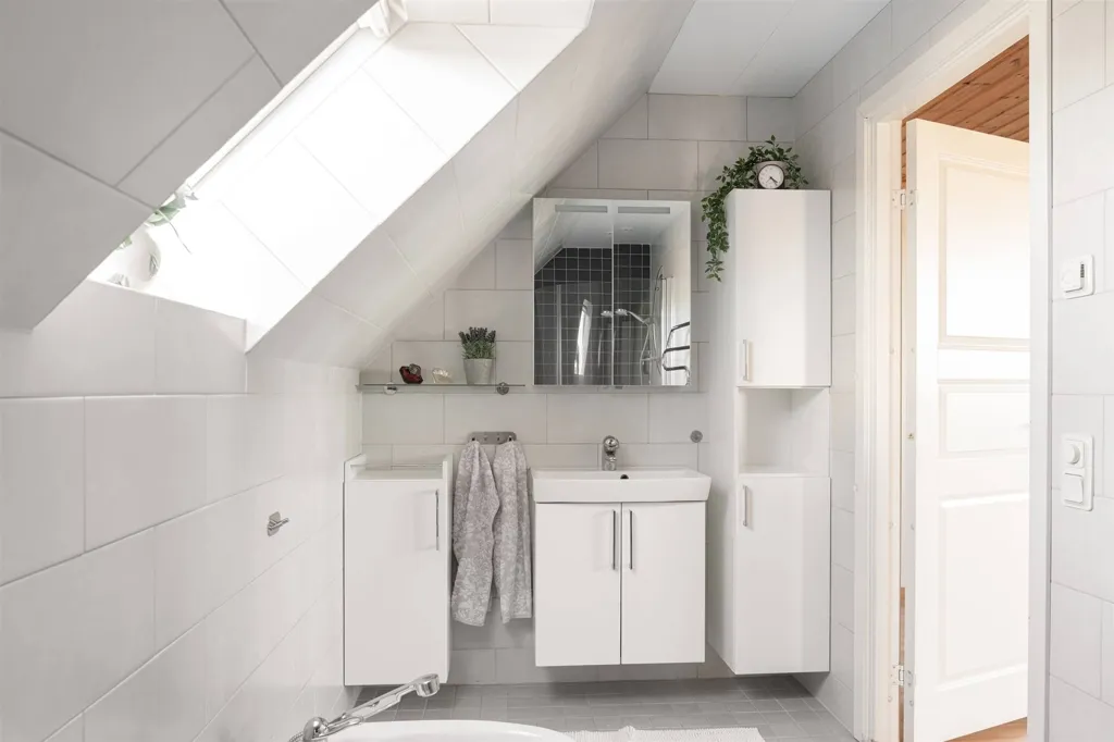 Vannitoad - Spacious Villa with South View in Simrishamn