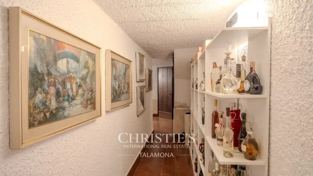 Rooms - Lakefront Villa with Private Park in Ranco