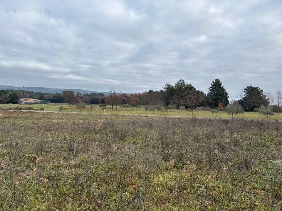 Aed - Buildable Plot with Garden in Brignoles