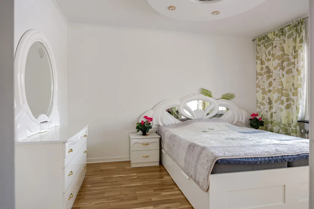 Bedrooms - Modern Flat with Large Balcony in Berga