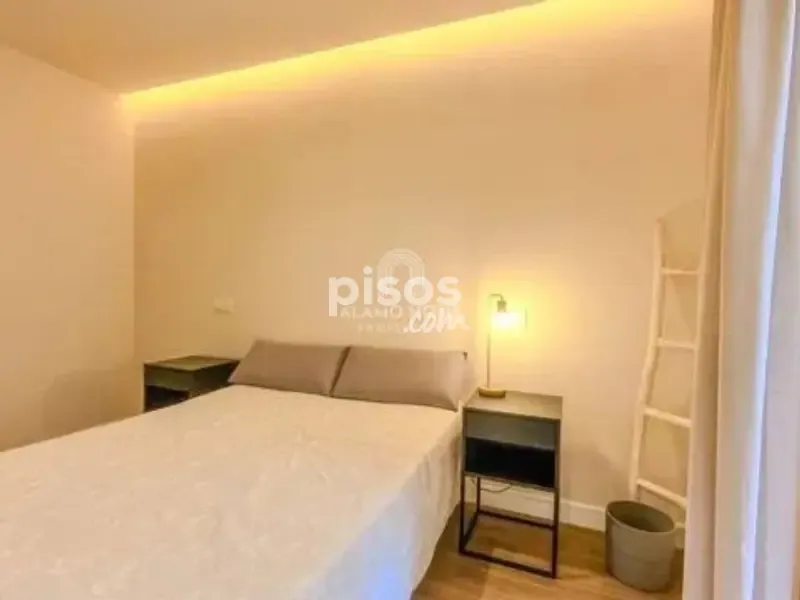 Bedrooms - Apartment with Balcony in Calle Mayor, Madrid