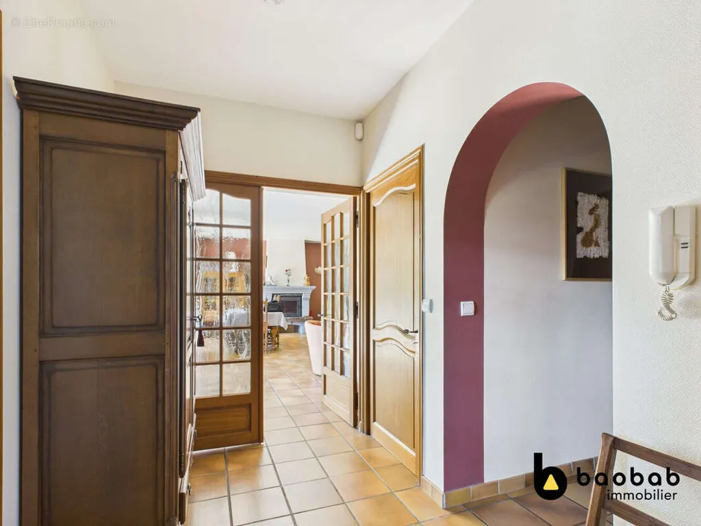 Entrée - Maison avec Terrasse et Jardin à Saint-Sulpice
