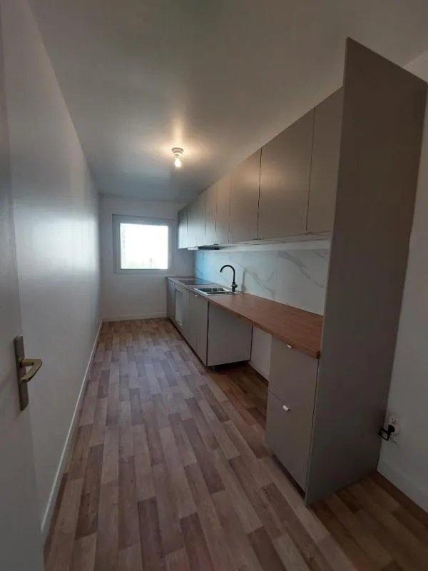 Köök - Refurbished Flat with Balcony in Créteil