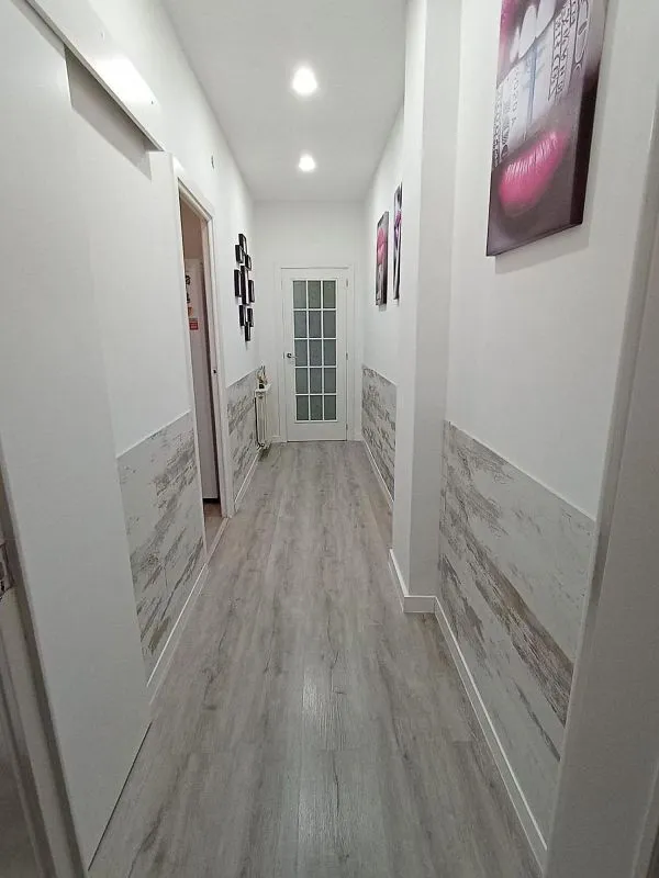 Hallway - Apartment with Air Conditioning in Canovelles