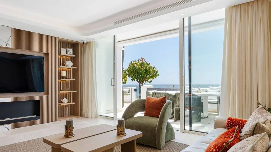 Séjour - Luxury Beachfront Apartment in Puente Romano, Marbella