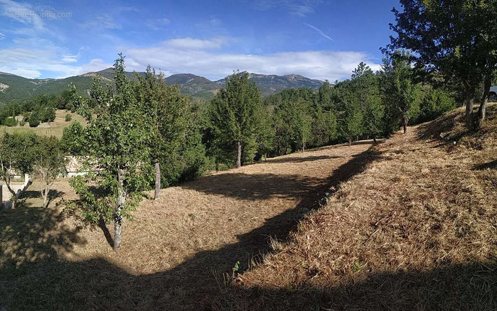 Jardin - Terrain à Bâtir avec Vue Dégagée à Castellane