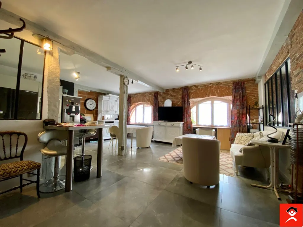 Soggiorno - Charming Apartment with High-Level Views in Toulouse Centre