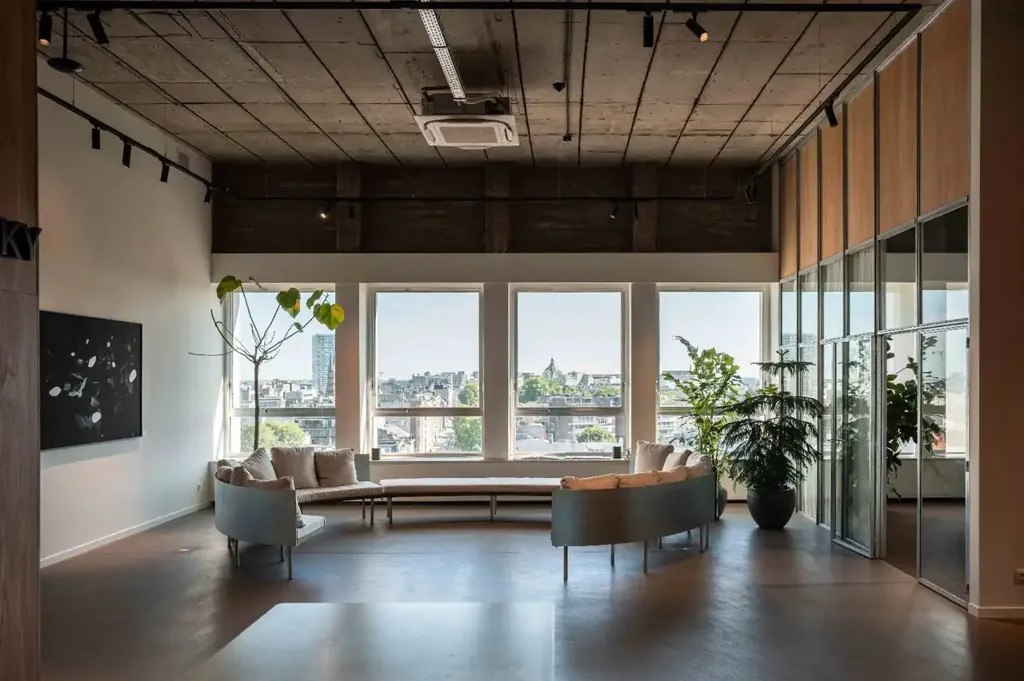 Bureau - Co-working OVAL Sky sur la Mechelsesteenweg