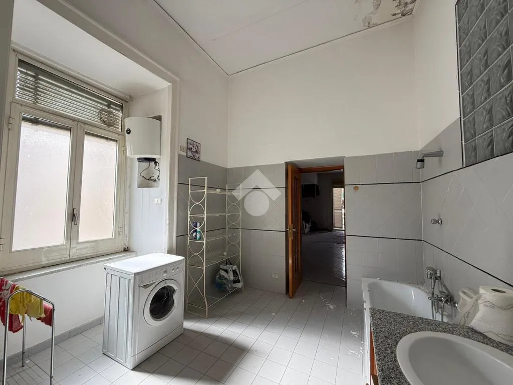 Salles de bain - Multistorey Apartment with Central Location in Naples