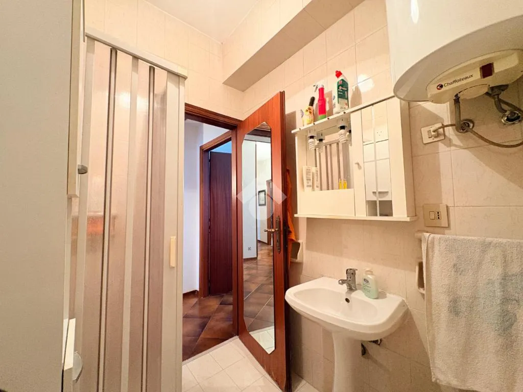 Salles de bain - 4-Bedroom Apartment with Balcony in Palermo
