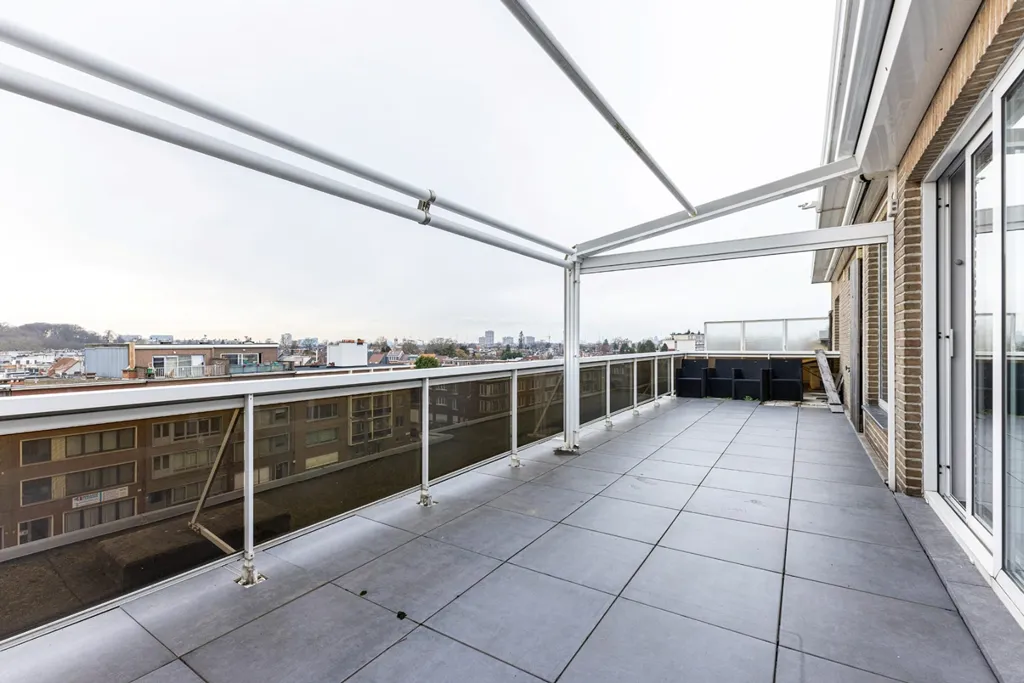 Terrace - Dutch-Style Apartment with Panoramic View in Deurne