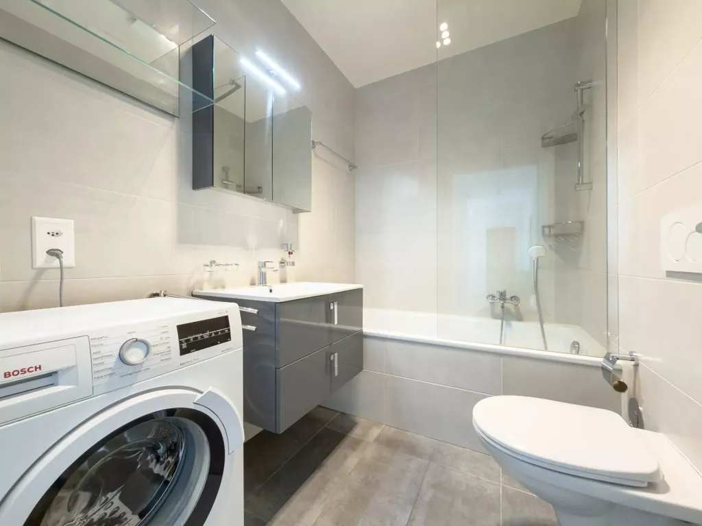 Salles de bain - 3.5-Piece Lakefront Apartment in Riviera Vaudoise