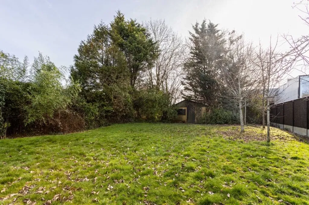 Jardin - Maison Individuelle à Rénover dans un Cadre Calme à Harelbeke