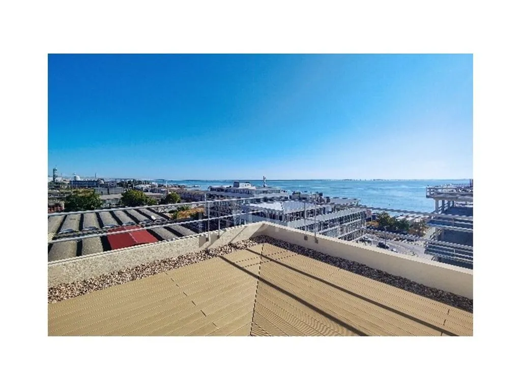 Terrass - Office with River View in Marvila, Lisbon