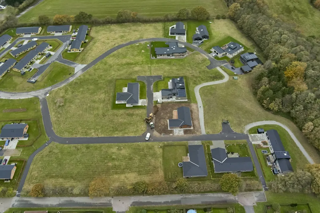 Vista aerea - Year-Round Plot with 5G Coverage in Almind