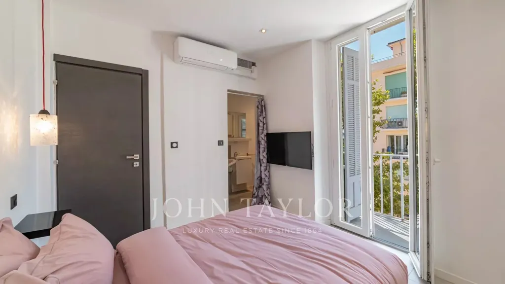 Chambres - Appartement avec Vue Mer dans le Vieux Port de Cannes