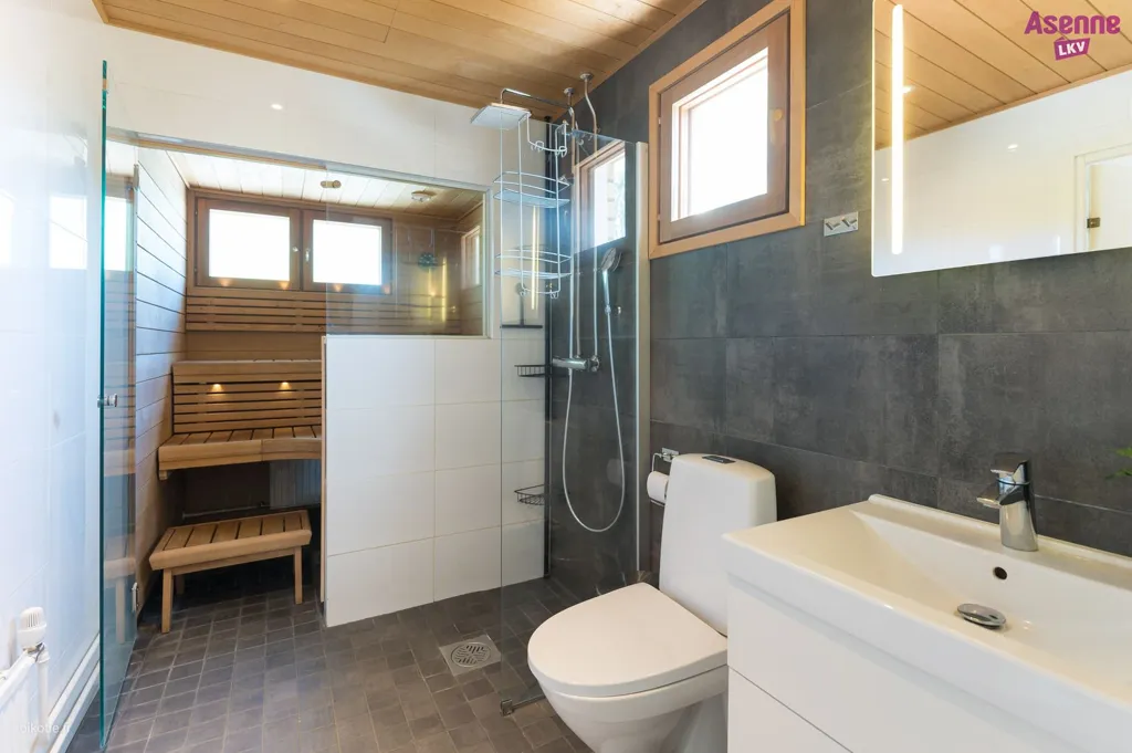 Salles de bain - Modernised Apartment with Sauna in Emola, Mikkeli