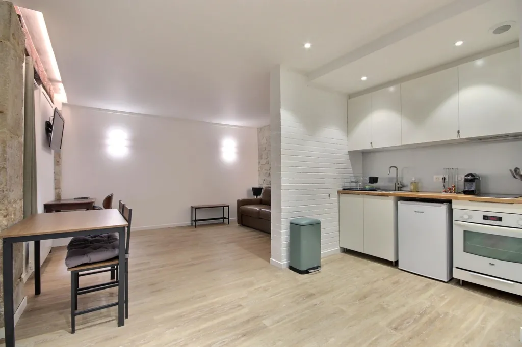 Köök - Studio with Metro Access in Paris