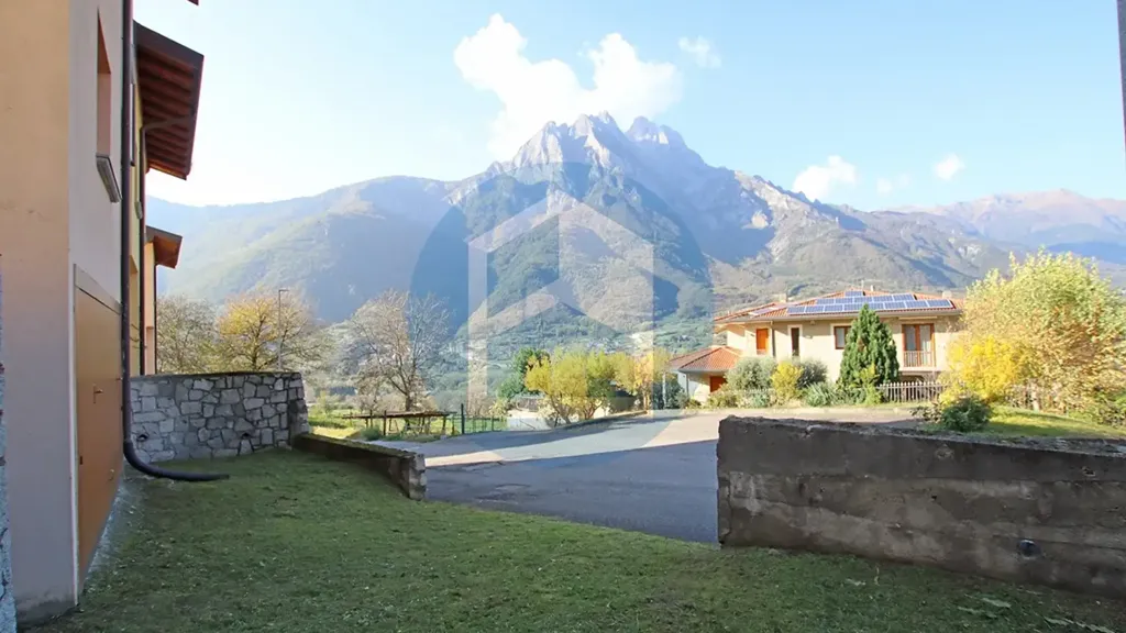 Jardin - Bifamiliar Villa with Garden in Niardo
