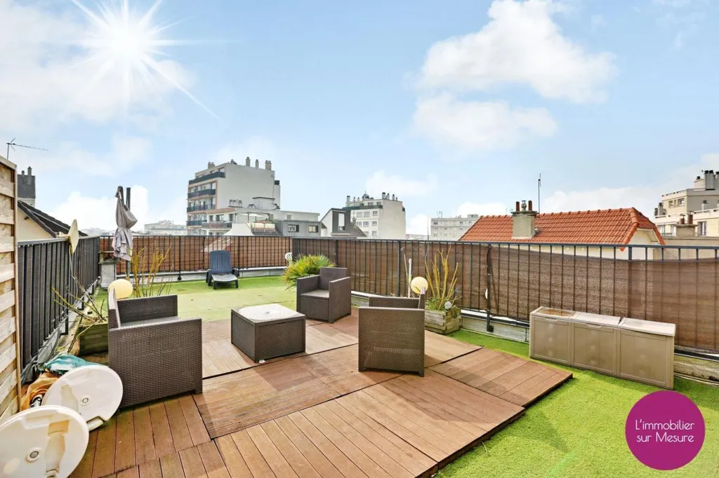 Terrace - House with Rooftop in Fontenay-sous-Bois