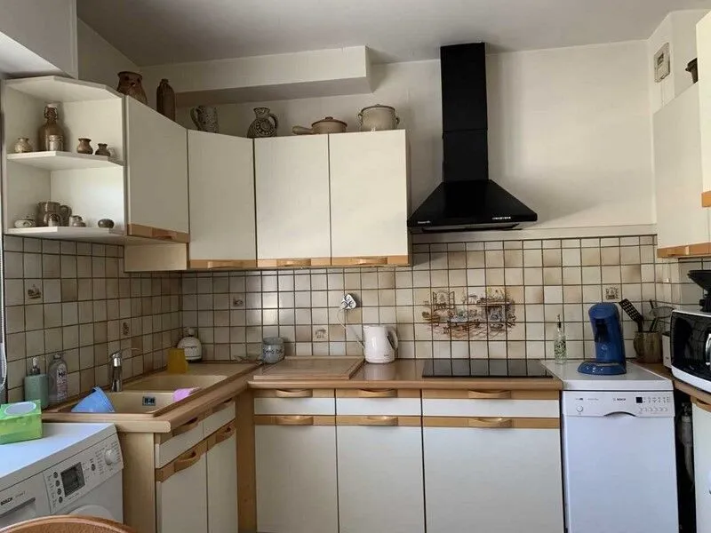 Köök - Bright Apartment with Balcony in Avallon