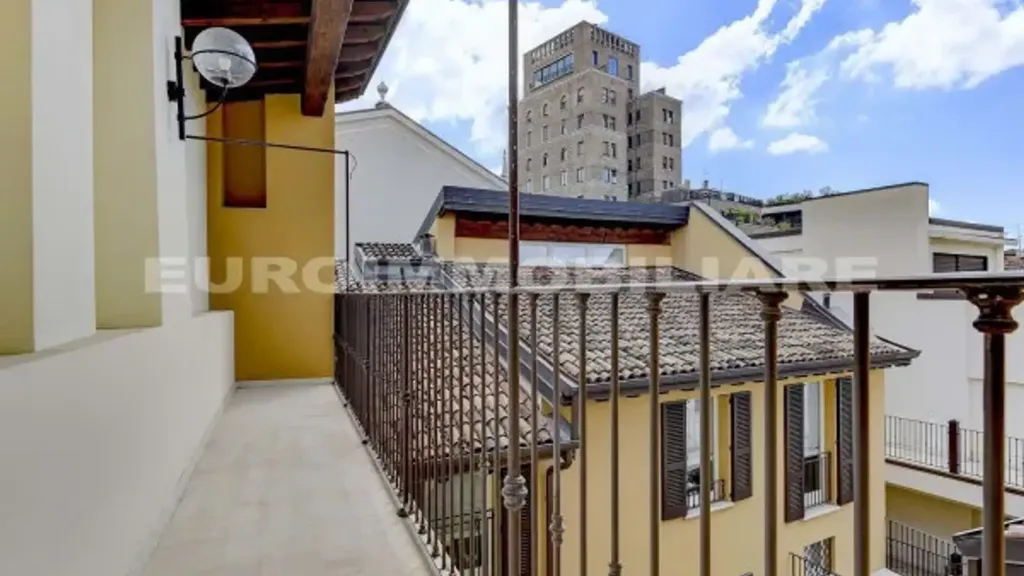 Balcon - Luxury Penthouse with Panoramic View in Brescia