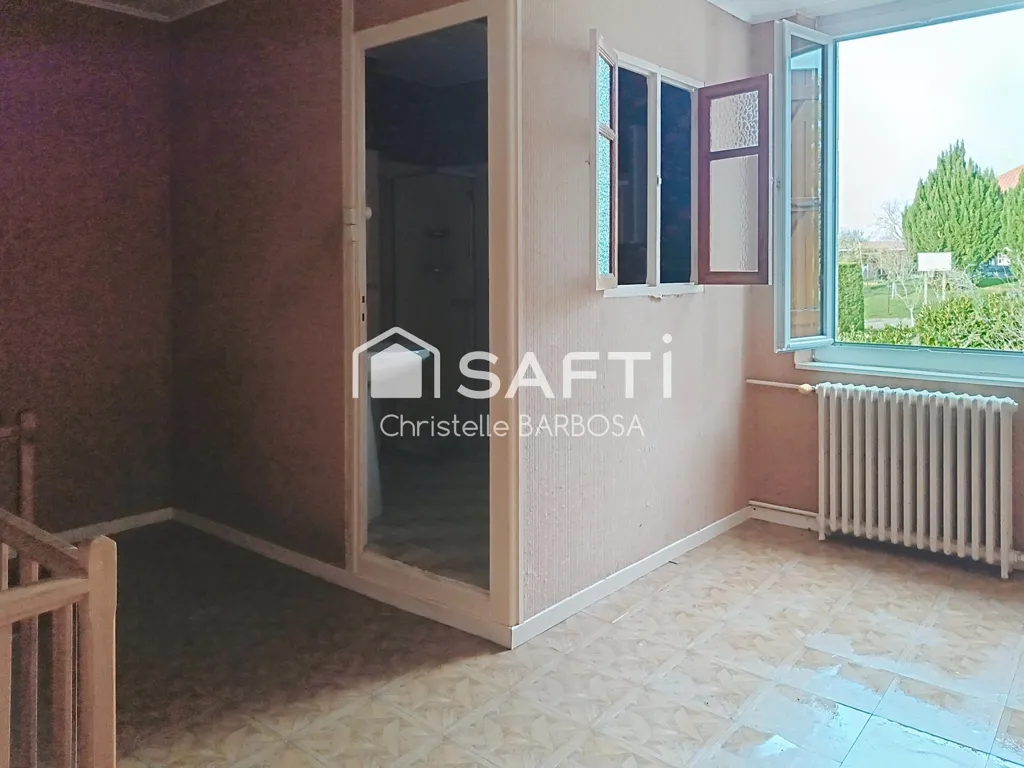 Toad - Renovatable House with Garden in Dolomieu