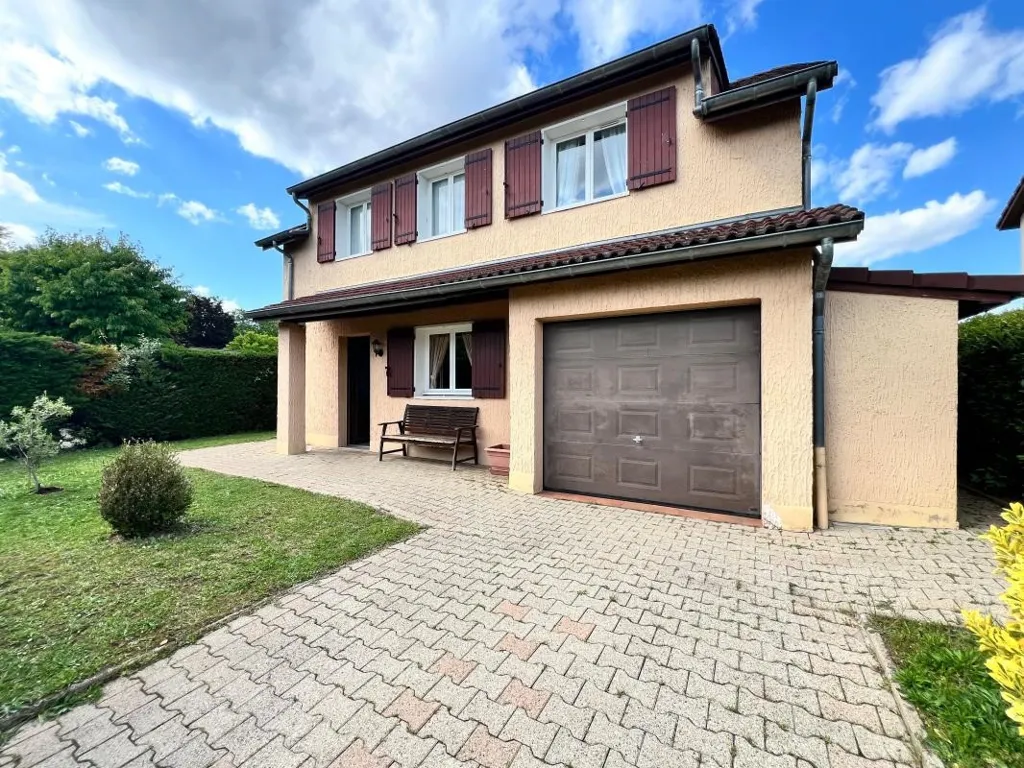 Extérieur - Maison Familiale avec Terrasse à Chassieu