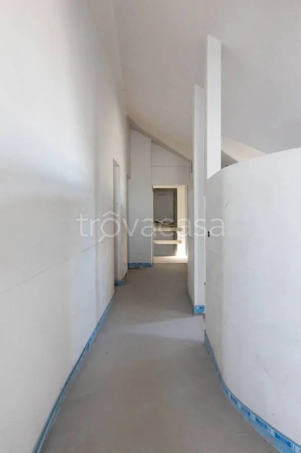 Entrée - Mansard Apartment with Panoramic View in Rivoli