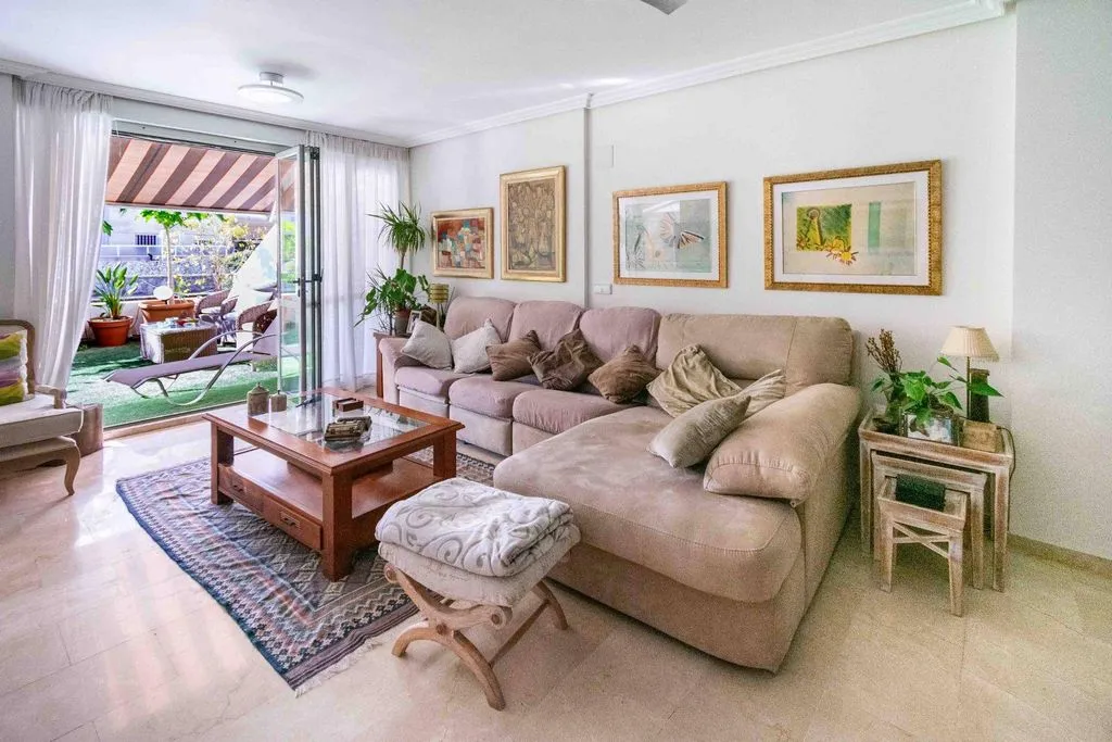 Elutuba - Luxury Apartment with Pool in l'Alfàs del Pi