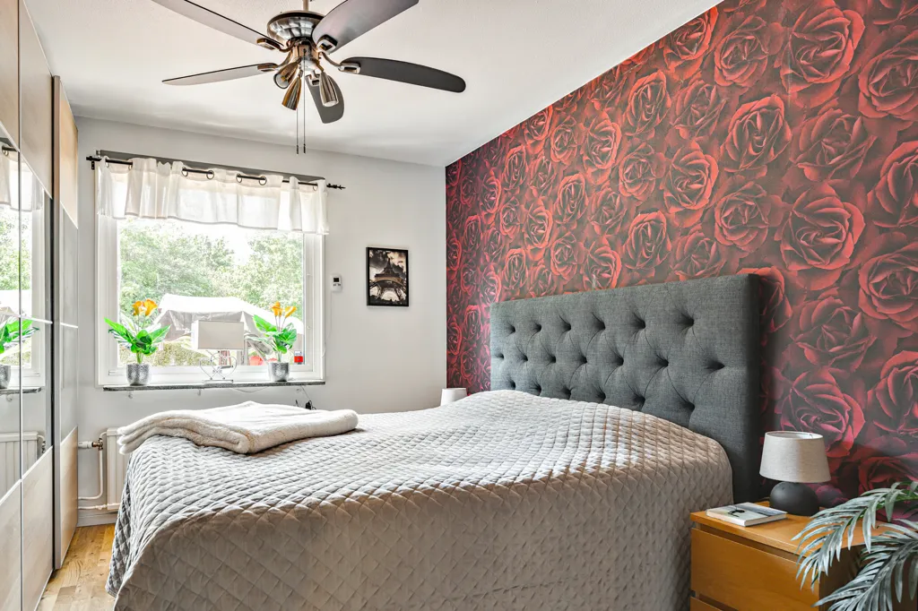 Chambres - Renovated Two-Bedroom with Terrace in Hunnetorp