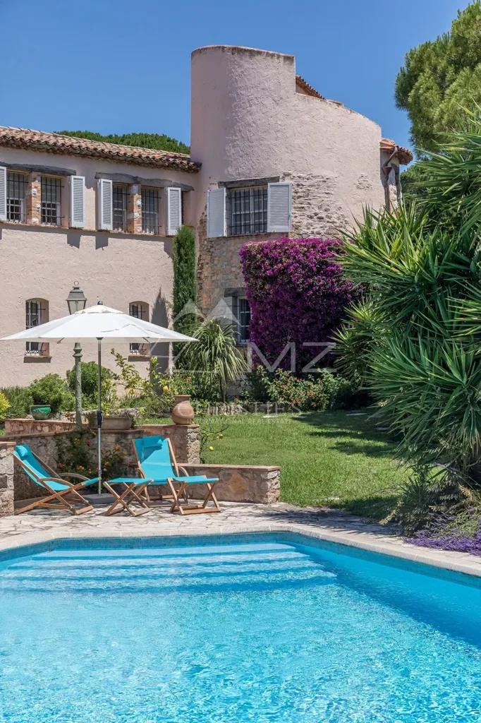 Piscine - Villa provençale avec piscine à Cap d'Antibes