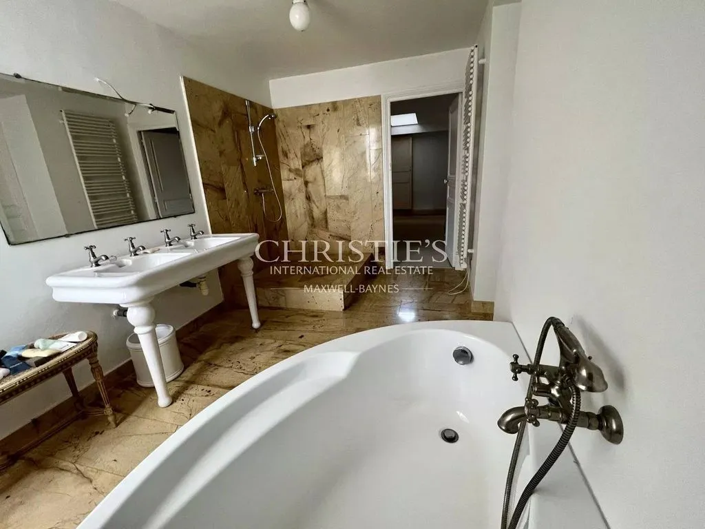 Salles de bain - Château avec Vignobles et Parc à Condom