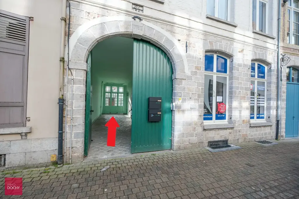 Extérieur - Espace de Bureau Moderne dans un Bâtiment Historique