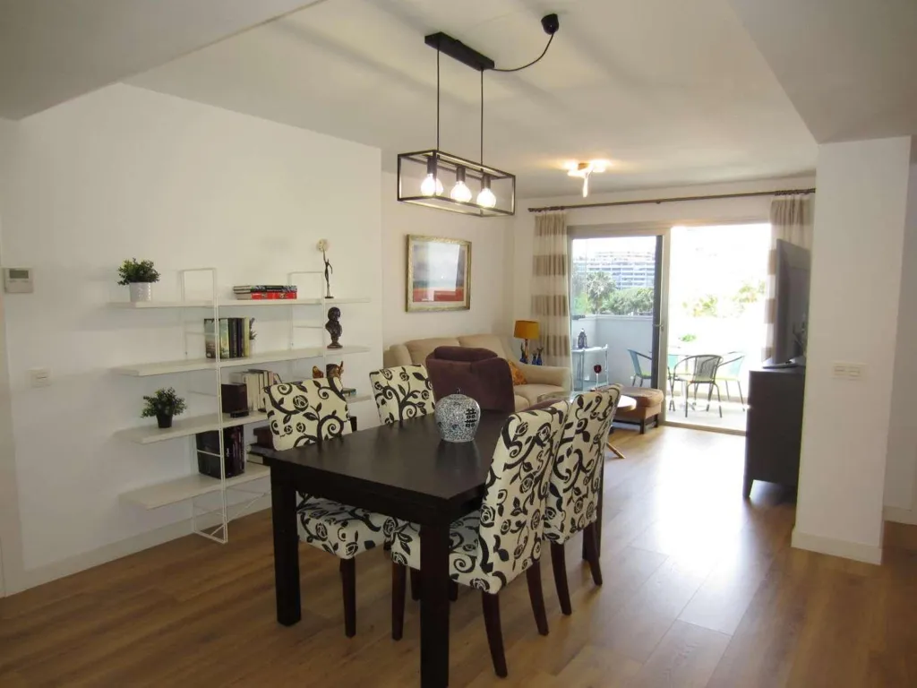 Salle à manger - Apartment with Pool in Fuengirola's Miramar